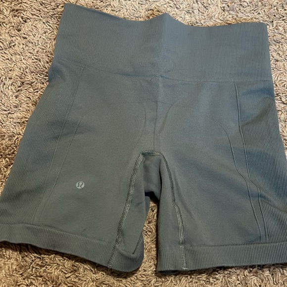 lululemon athletica Pants - Lululemon biker shorts